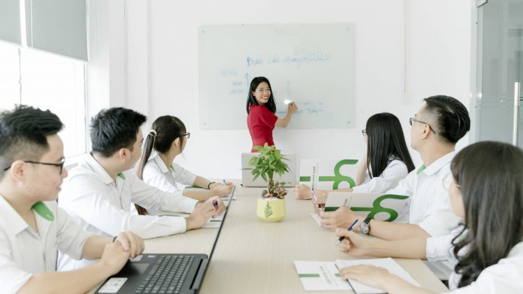 VĂN PH&Ograve;NG ẢO UY T&Iacute;N